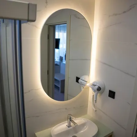 Mat Boutique Отель Кешме